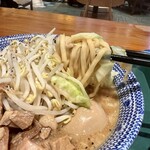 Ramen Champion - スタミナラーメンの麺
            2022年7月22日