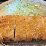 たらふく - トンカツのアップ