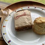 Bread & Coffee by MOTOTECA - 拔絲豬肉三明治與司康