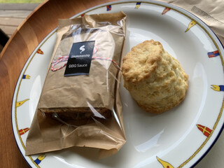 Bread & Coffee by MOTOTECA - 拔絲豬肉三明治與司康