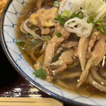 鶴岡 スエヒロ食堂 - 細切りされた鶏肉がたっぷり。