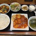 台湾家庭料理 茶思味 - エビチリ炒め＋麻婆豆腐定食