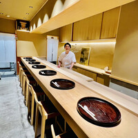 日本料理 研野 - ◎笑顔で出迎えてくれる研野さん❗️
