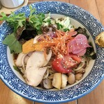 らーめん森や。 - 森やの冷やし中華
      やまつ辻田さんの実生柚子の果汁をプラス