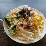 ラッキーステーキ - サラダ