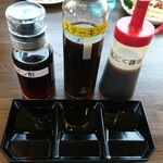 ラッキーステーキ - タレ(ポン酢・ステーキソース・にんにく醤油)