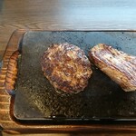 ラッキーステーキ - ランプステーキ100g & ハンバーグ(国産牛)180g・デミグラスソース(ハンバーグ用)