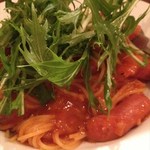 バルンバルン - ウインナーと水菜のトマトソース。ソーセージ＆水菜多め。