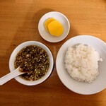 東京飯店 - スープ＆半ライス＆漬け物