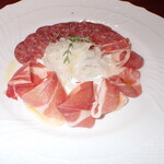 BAR RUDDY - 生ハム　と　サラミ