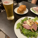ビストロ石川亭 - ランチビール500円　　ふわふわパンはお代わり可能