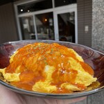 cafe a。u。n - 料理写真:濃厚チキンライスのとろとろオムライス(平飼い卵を使用)