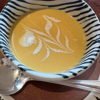 横浜瀬里奈 ステーキドーム - 