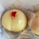 パティスリー サンクトロワ - 580円の価値はあるしあわせの桃❤️しあわせになるから(^^)マジで美味しいので‼️喜んでくれるかな？