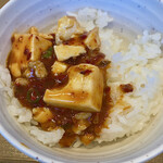 Yayoi Ken - 辛くて痺れる四川麻婆豆腐は、ご飯と一緒に食べます。