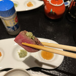 酒菜やまざき - わさびを付けて、口の中に広がる肉(● ˃̶͈̀ロ˂̶͈́)੭ꠥ⁾⁾