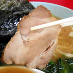 末広家 - 大判肉厚！ムッチリ歯応えの肩ロースチャーシュー