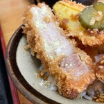 とんかつ 栄ちゃん - 赤身には塩で。