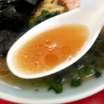 末広家 - これぞ本牧家系！どっしりボディの豚骨醤油スープ