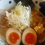 2013年3月）煮干し白ねぎ味玉らーめん（塩味、細めん）850円也