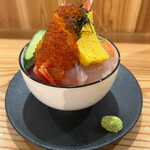 Sushi Izakaya Minato - 海鮮のせすぎ丼1000（税込）