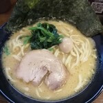 濃厚豚骨ラーメン 濱虎家 - ラーメン700円