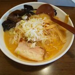 らーめん初代一国堂 - 味噌ラーメン+大盛+硬め