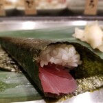 寿司 魚がし日本一 - 鉄火手巻き。