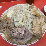 ラーメン二郎  - 料理写真:豚マシ　野菜マシ