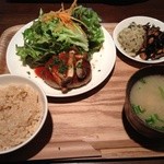 トライシクルカフェ - 豆腐ハンハーグのセット(900円)