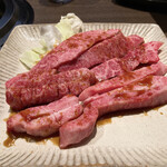 月島屋 - キレイなお肉