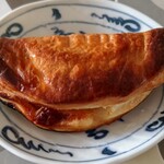 どんぐり - とろとろアップルパイ (税込み 300円) (大きくてサクサク、中身はジューシ～♪)