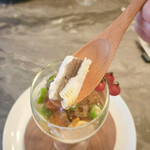 スープとカレー ボンジョルネ - ●前菜
      鱧とラタトゥユ
      甲殻類ジュレとムースと半熟たまごのパフェ
      オクラや海ぶどうやマイクロトマトを添えて