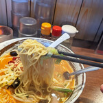 王府 - 麺リフト