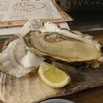 おさかなセンター イチノイチ - 殻付き牡蠣