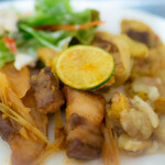 第一滝本館 - 豚肉とレモングラス