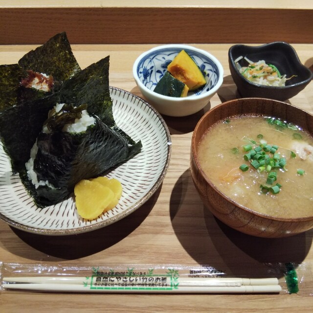 おにぎりさん シンカリオン』シリーズ（公式） | . ／ 今日は #おにぎりの日