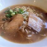 四宮軒 - 2013.3.11　醤油とんこつラーメン♪くさみは一切無し！！びっくりするほどそれぞれの素材が良い◎