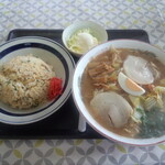 サッチャンラーメン - チャーハンと味噌ラーメン