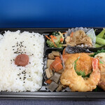 ほっともっと - 「特注弁当・梅」です♡流石におかずがびっしり入ってますね！！