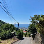 飯田商店 - 城山に登ると相模湾が見えてくる