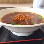 満堂紅 - 台湾ラーメン 横から