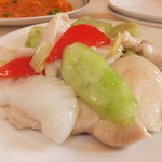 四川料理 桃源郷 - おすすめＢランチ　２５００円　鶏肉ともんごういかの薄塩炒めのアップ　【　２０１３年３月　】