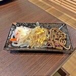 焼肉本家 くれや - ナムルの盛り合わせ