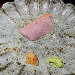 馳走 啐啄一十  - 【写真⑩】金目鯛(静岡県駿河湾産、腹身、サスエ前田魚店、13日寝かせ)