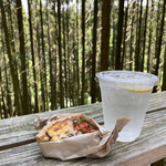 森のカフェ 緑の詩 - 季節のキッシュ　500円・レモンスカッシュ　550円