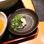 讃岐うどん かいと - トッピングのしょうがとネギ