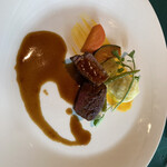 メインダイニングルーム 三笠 - 普通の牛フィレ。ソース美味しかったです。