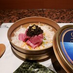 肉割烹 肉かぶく - キャビア缶に詰めたペルーラキャビアとカイノミのユッケ~パルミジャーノ・レッジャーノ~