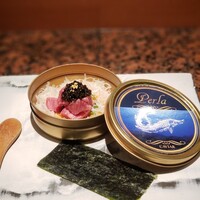 肉割烹 肉かぶく - キャビア缶に詰めたペルーラキャビアとカイノミのユッケ~パルミジャーノ・レッジャーノ~